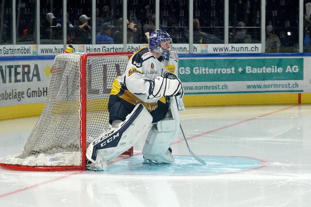 野草云实名账号：流量卡的无限流量套餐真的无限吗？